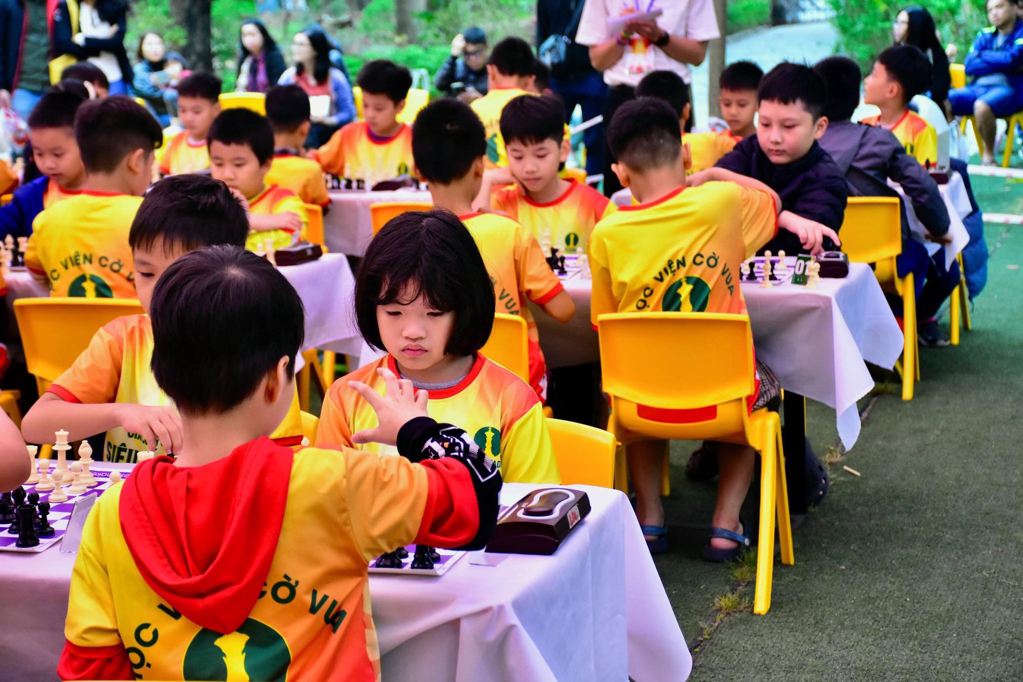 250 kỳ thủ nhí tranh tài tại cúp cờ vua Siêu tốc Bá Vương