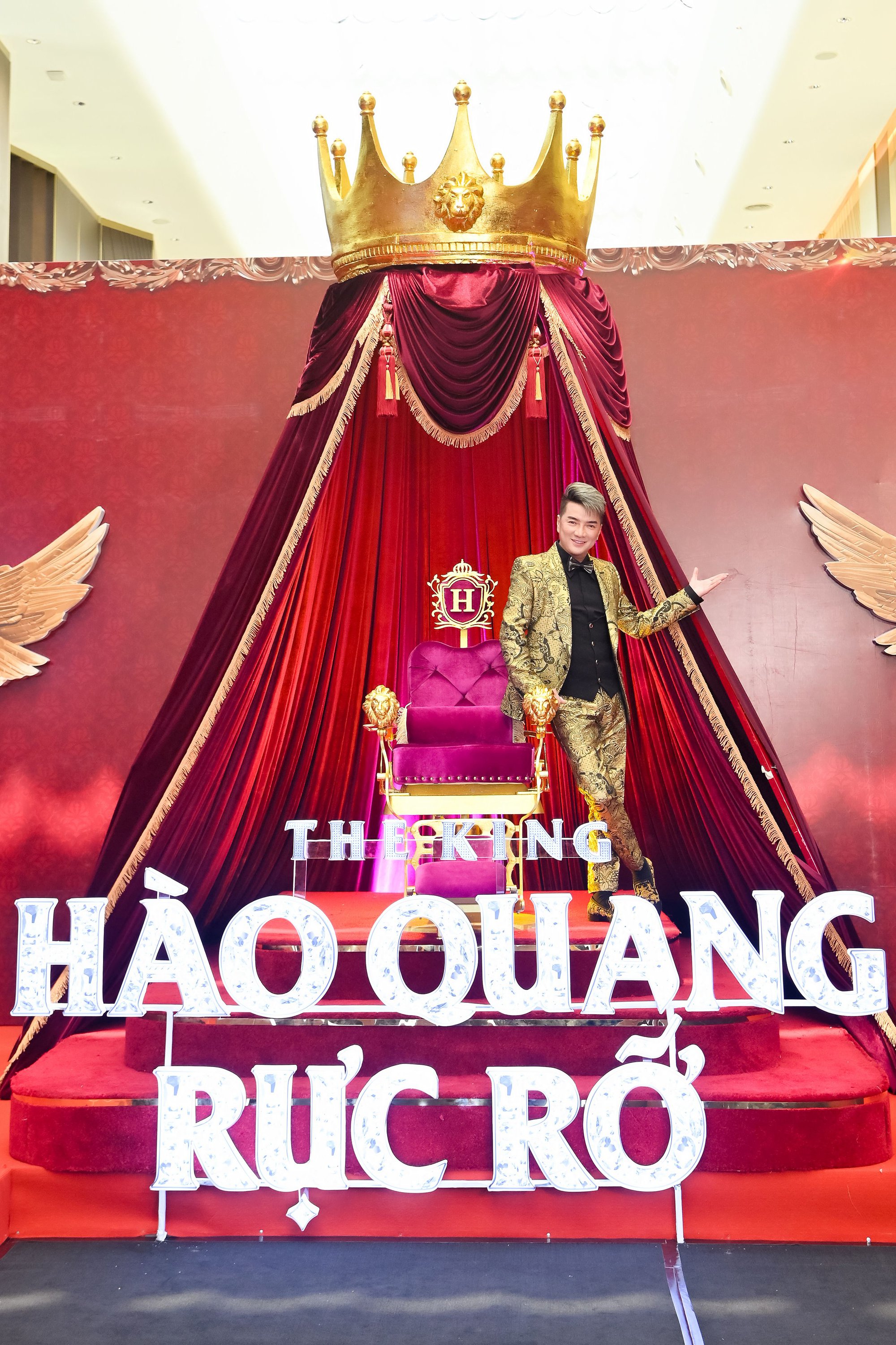 Đ&agrave;m Vĩnh Hưng x&oacute;a chữ &ldquo;The King&rdquo; trong tựa phim đời m&igrave;nh - Ảnh 3.