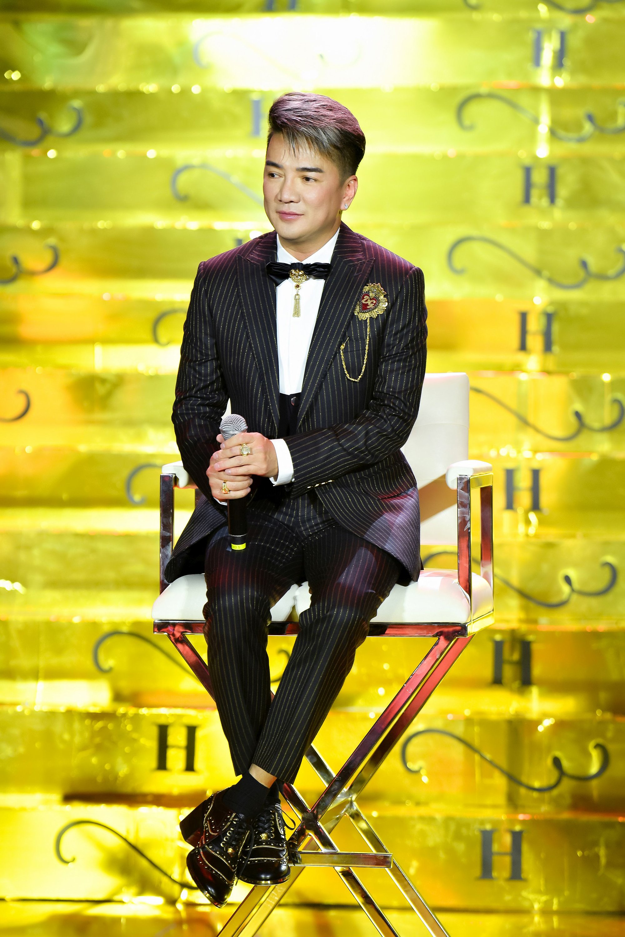 Đ&agrave;m Vĩnh Hưng x&oacute;a chữ &ldquo;The King&rdquo; trong tựa phim đời m&igrave;nh - Ảnh 4.