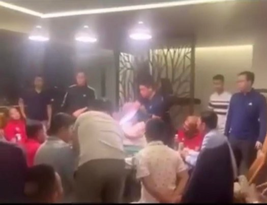 Khởi tố vụ án 2 phó chủ tịch Hiệp hội Golf cùng nhiều doanh nhân đánh bạc trong khách sạn