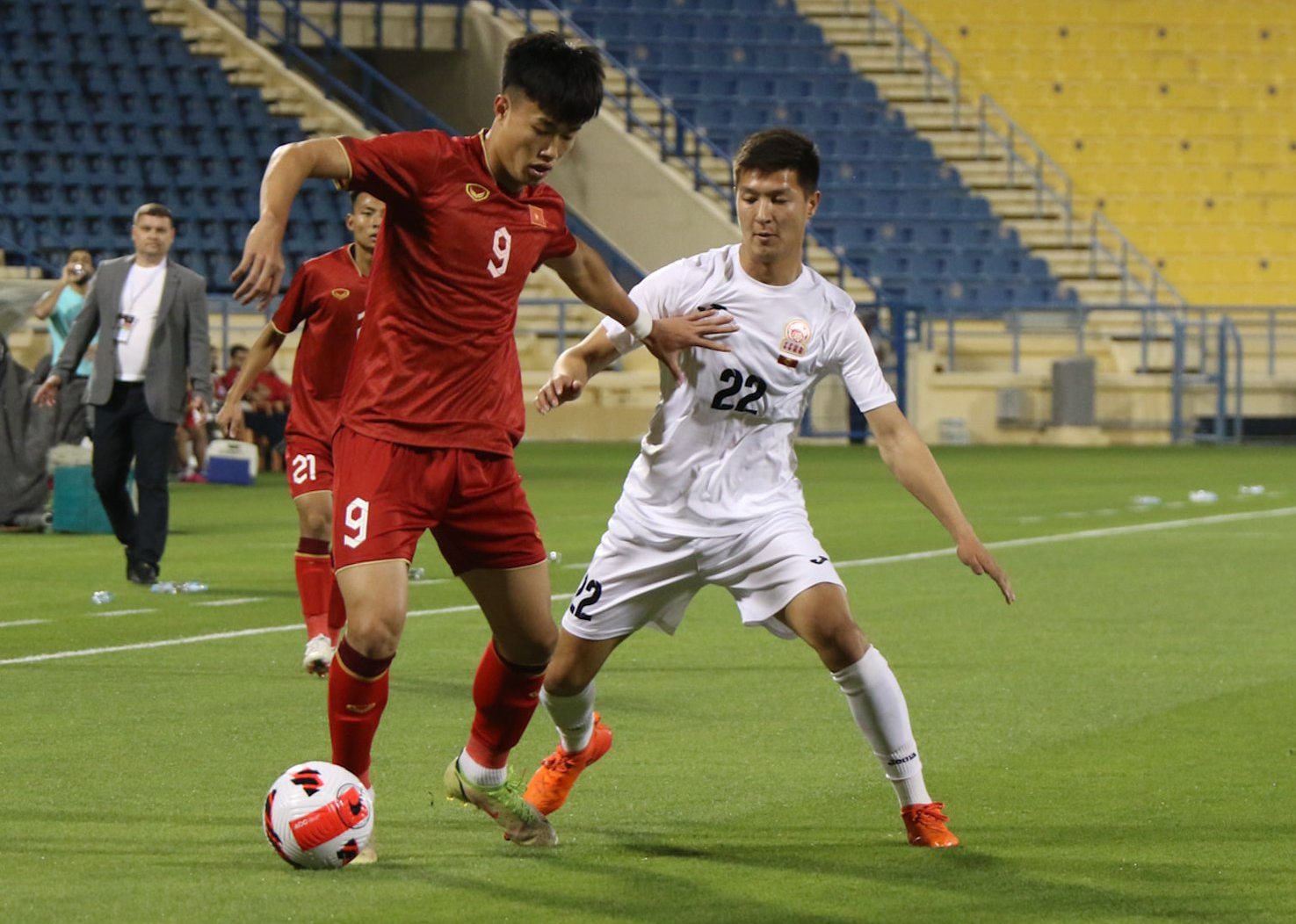 HLV Troussier nói gì sau thất bại thứ 3 liên tiếp của U23 Việt Nam?