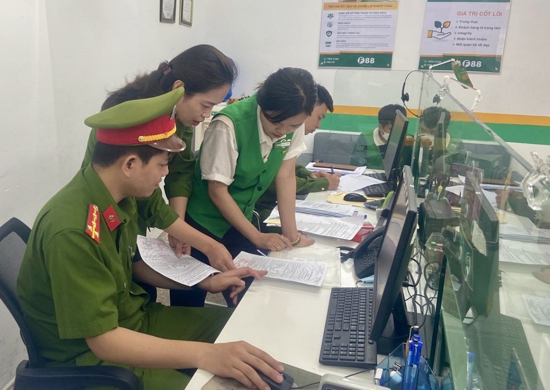 Hơn 500 cảnh sát Thanh Hóa đồng loạt kiểm tra các hiệu cầm đồ, cho vay tài chính