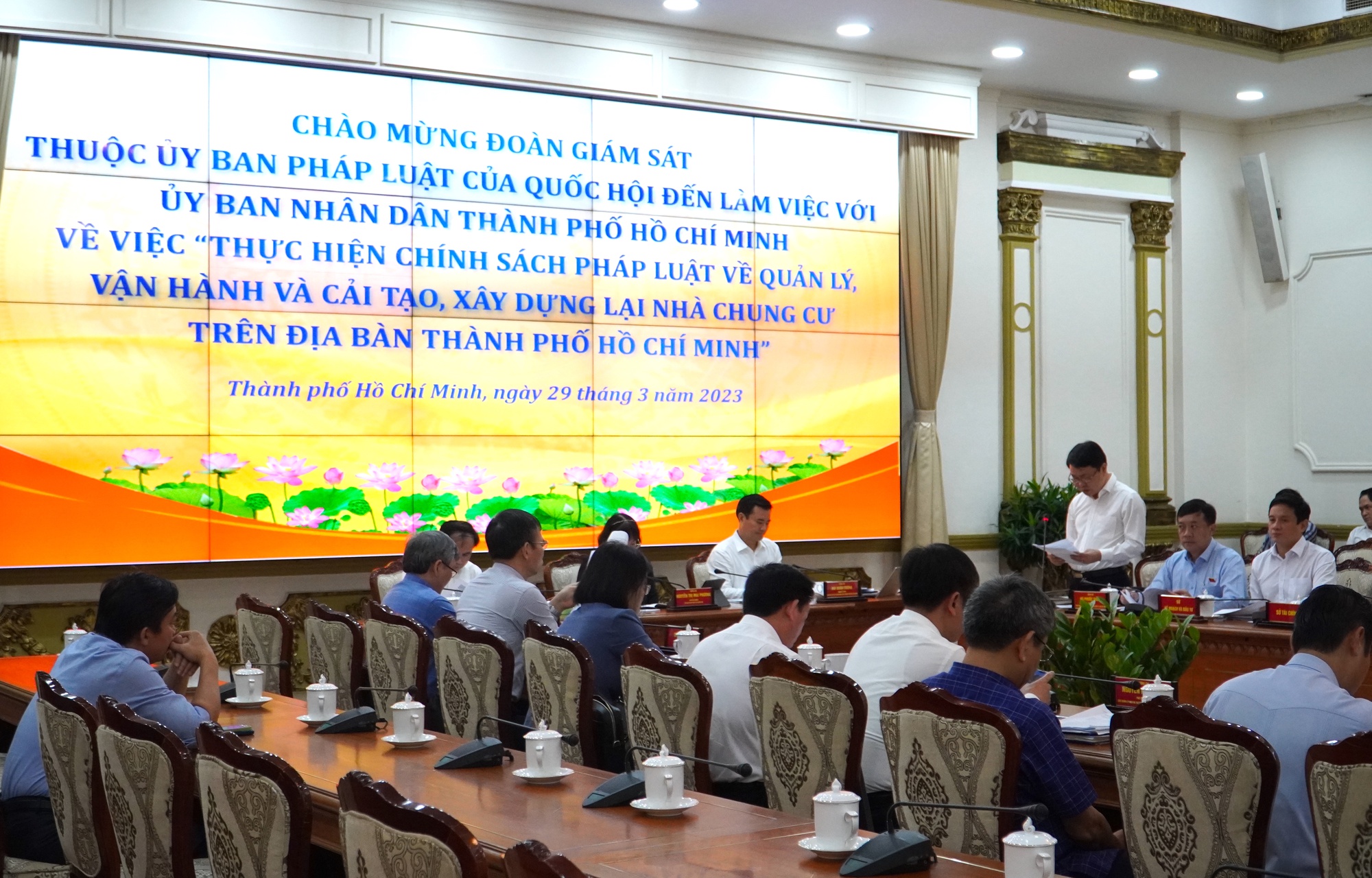 TP HCM chưa thể xây dựng lại nhà chung cư cấp D - Ảnh 1.