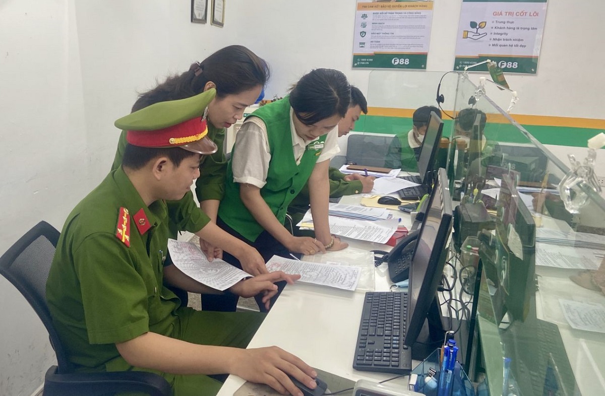Hơn 500 cảnh s&aacute;t ở Thanh H&oacute;a kiểm tra c&aacute;c cơ sở cầm đồ, cho vay t&agrave;i ch&iacute;nh - Ảnh 1.