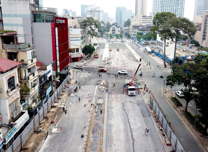 TÔI LÊN TIẾNG: “Che dù cứng” hay mặc “áo xanh” cho đường Lê Lợi?