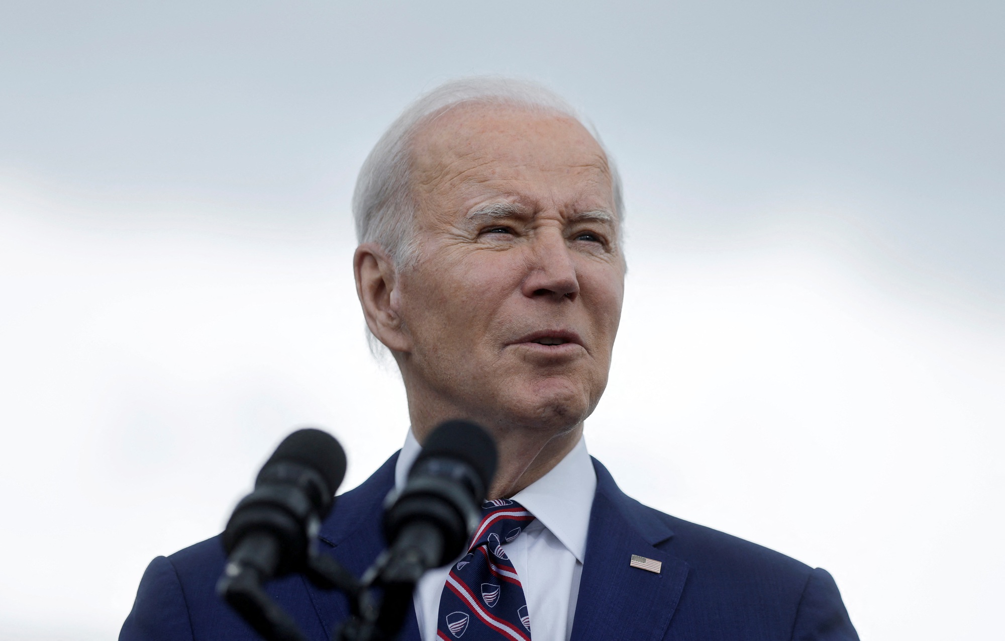Tổng thống Biden nói gì về khủng hoảng ngân hàng?