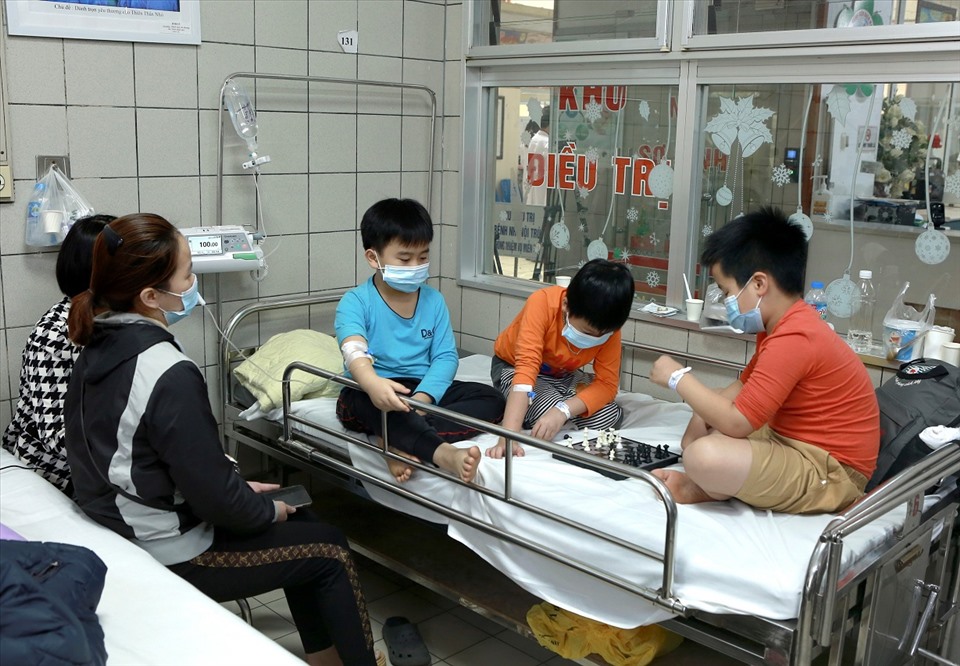 Hơn 50 học sinh nghi ngộ khi dã ngoại: Bác sĩ nhận định nguyên nhân - Ảnh 2.