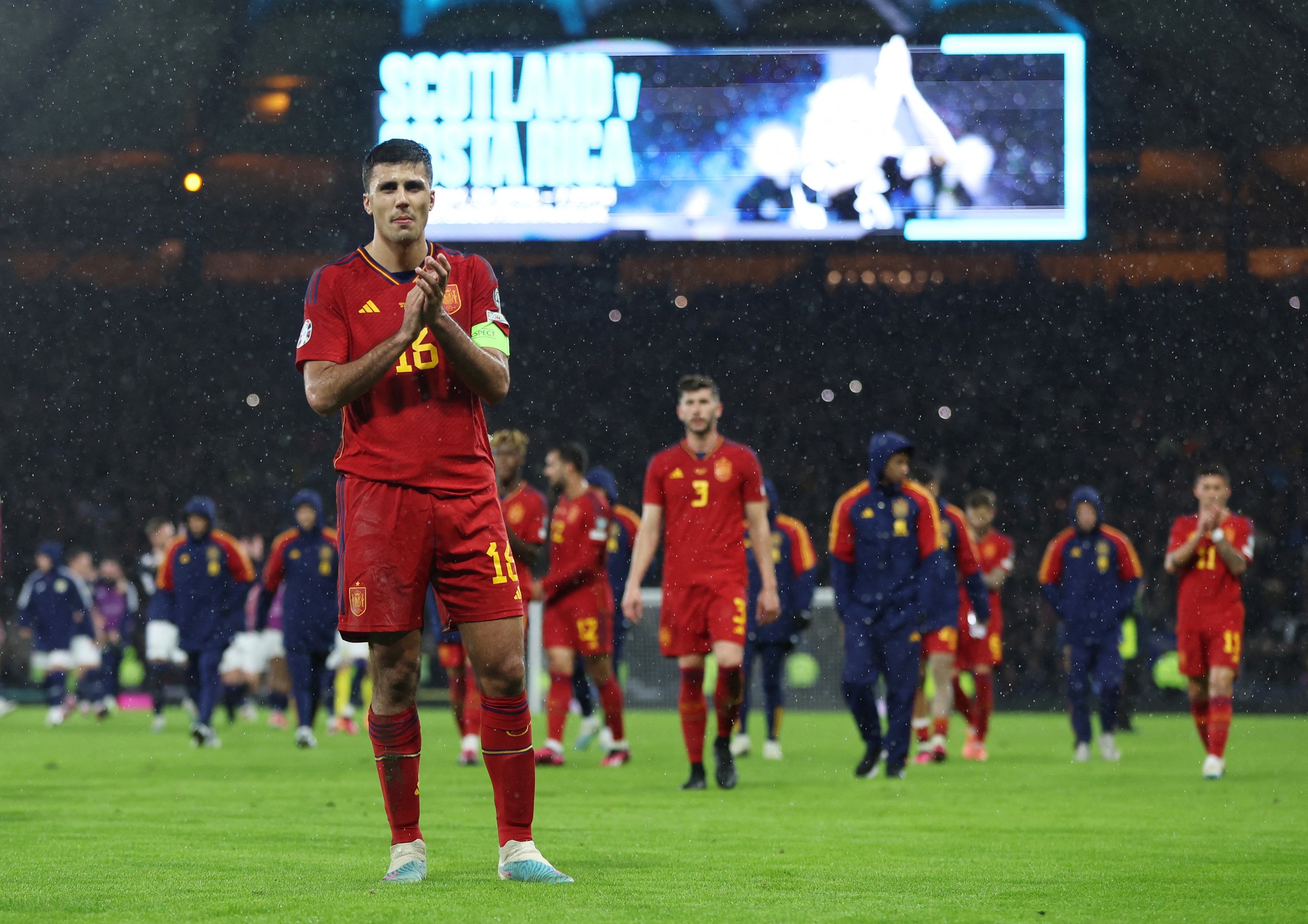 Sao Man United tỏa s&aacute;ng, Scotland thắng sốc T&acirc;y Ban Nha sau 39 năm - Ảnh 6.
