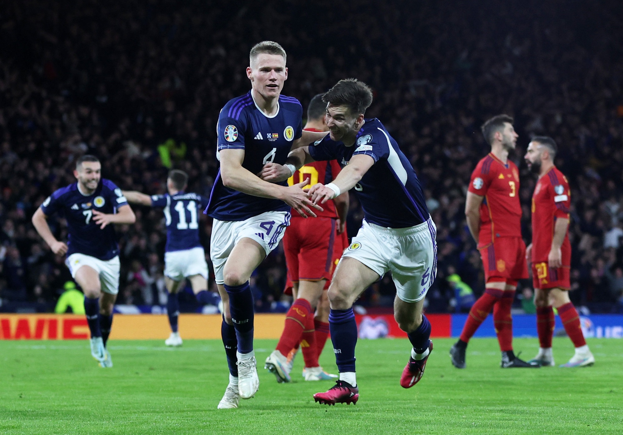 Sao Man United tỏa sáng, Scotland thắng sốc Tây Ban Nha sau 39 năm
