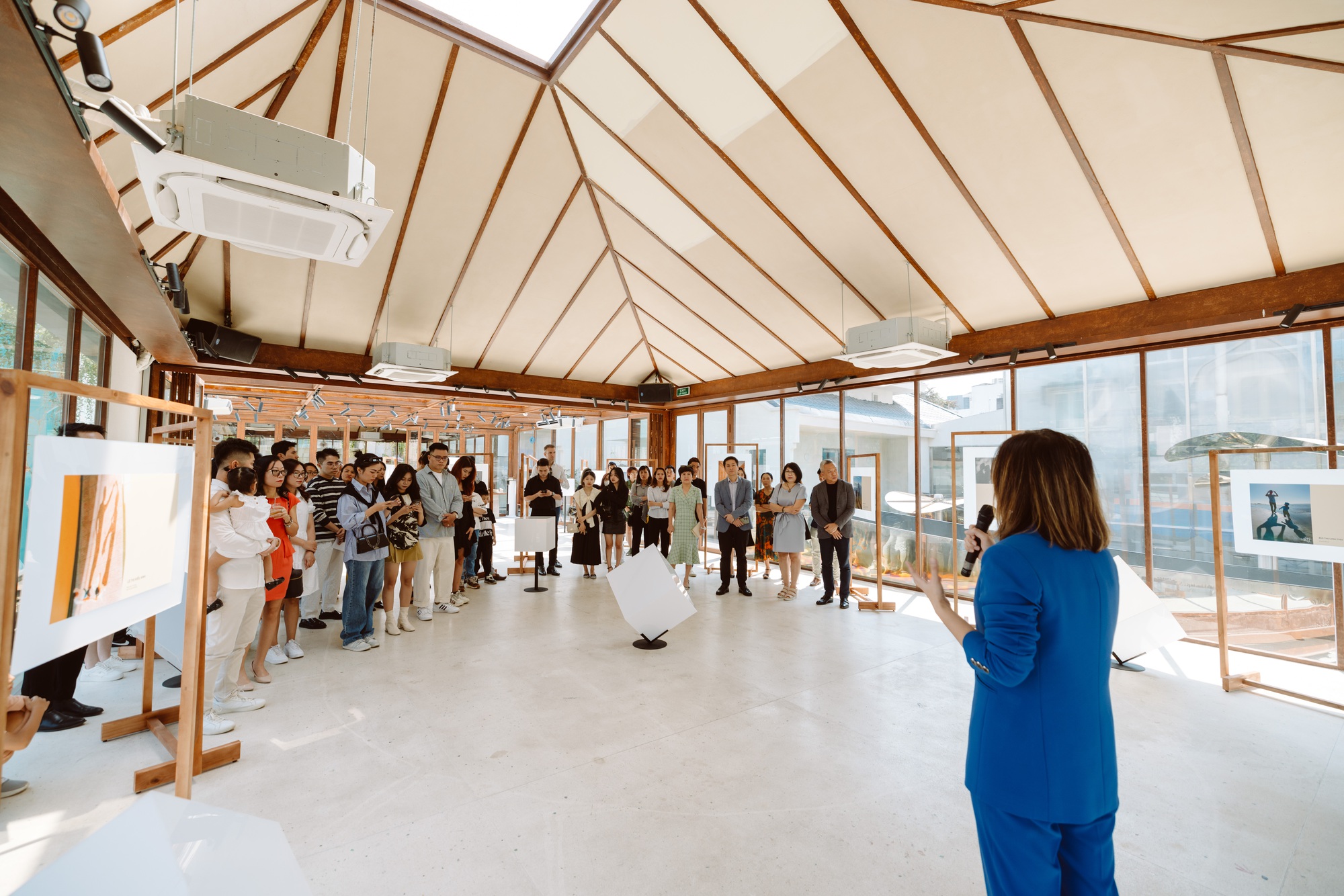 Sun Life tổ chức cuộc thi ảnh Light up love &ndash; N&oacute;i lời y&ecirc;u - Ảnh 1.