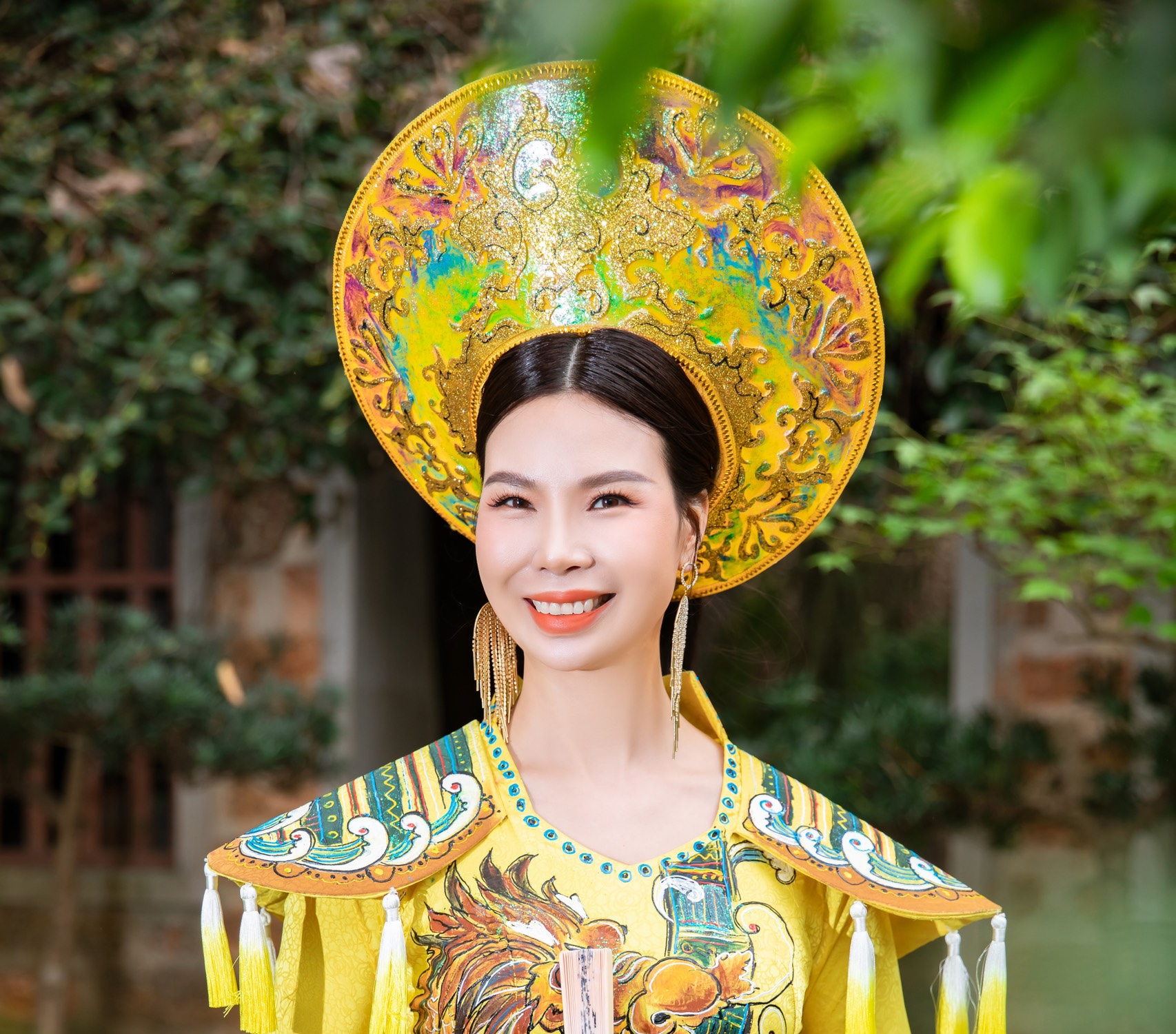 Áo dài Tommy Nguyễn quyến rũ tại Việt Phủ Thành Chương