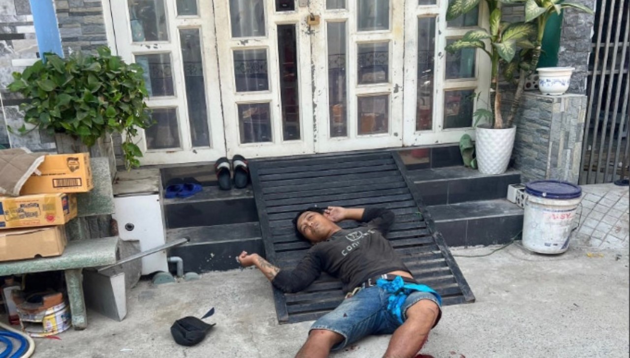 Bất an sống chung với người ng&aacute;o đ&aacute;