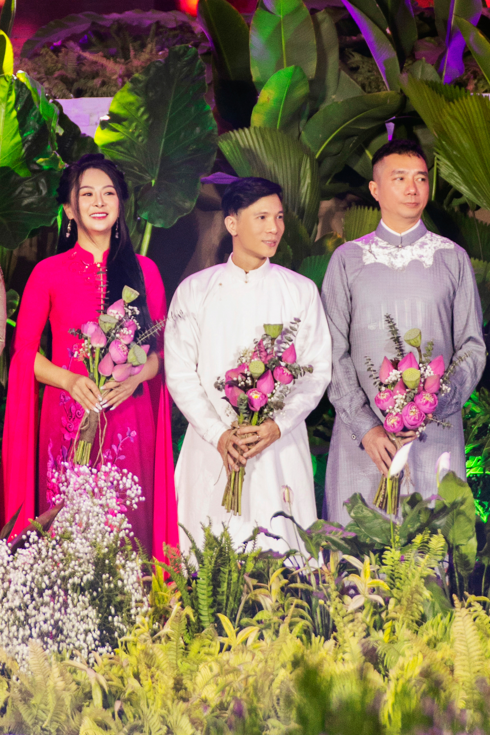 Nh&agrave; thiết kế Trung Đinh lan tỏa th&ocirc;ng điệp người Việt d&ugrave;ng lụa Việt - Ảnh 11.