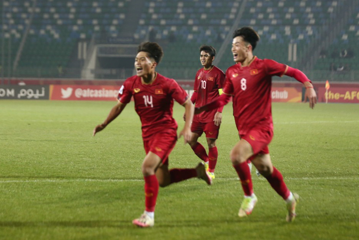 Thắng Qatar 2-1, U20 Việt Nam mở toang c&aacute;nh cửa tứ kết Asian Cup - Ảnh 1.