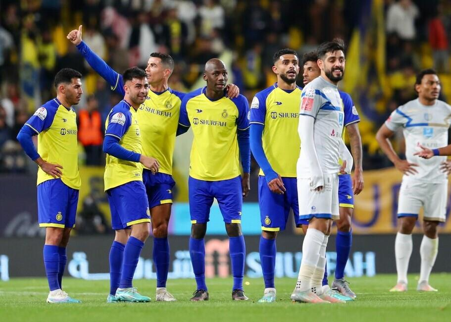 Ronaldo hụt b&agrave;n kh&ocirc;ng tưởng, Al Nassr ngược d&ograve;ng 14 ph&uacute;t b&ugrave; giờ - Ảnh 4.