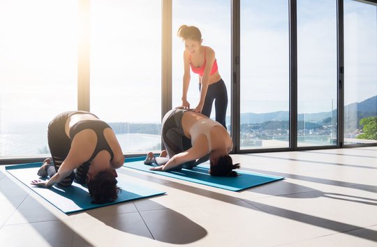 Những động t&aacute;c yoga gi&uacute;p lưng thon, bụng dưới săn chắc - Ảnh 9.