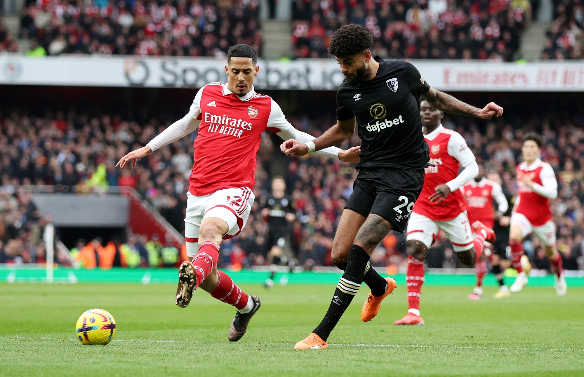 Rượt đuổi nghẹt thở, Arsenal ngược dòng hạ Bournemouth ở Emirates - Ảnh 1.