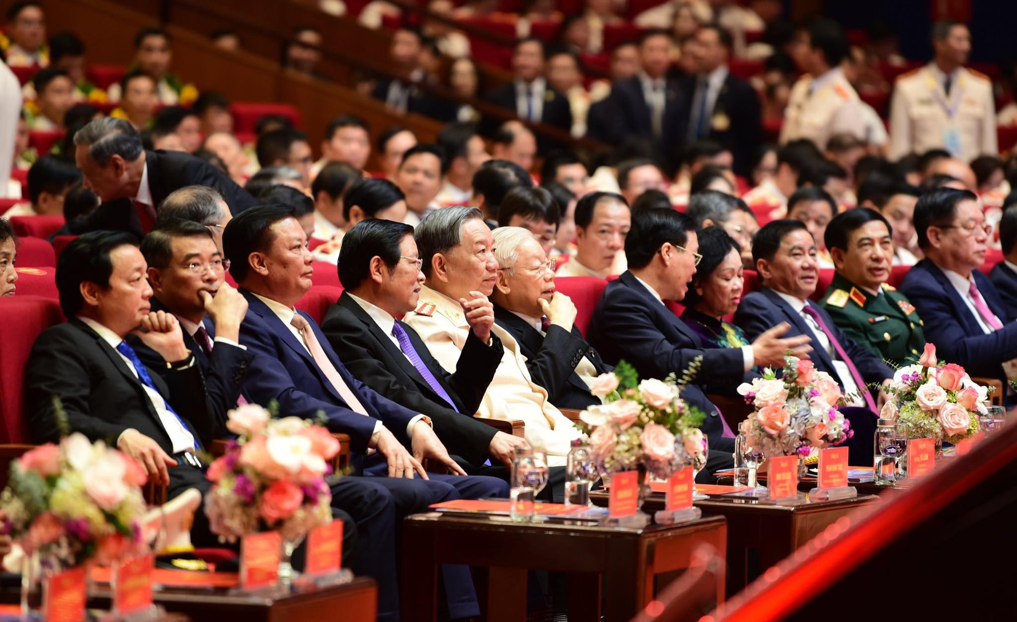 Tổng B&iacute; thư Nguyễn Ph&uacute; Trọng, Chủ tịch nước V&otilde; Văn Thưởng dự lễ kỷ niệm Ng&agrave;y truyền thống CAND - Ảnh 5.