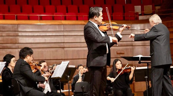 NSƯT Bùi Công Duy sang Kazakhstan giảng dạy