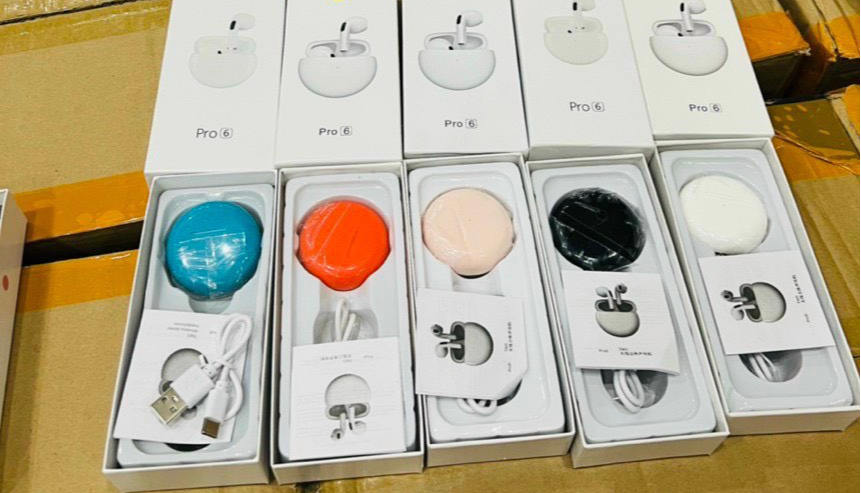 Kho hàng 100.000 sản phẩm giả mạo nhãn hiệu Samsung, Apple... do người Trung Quốc quản lý