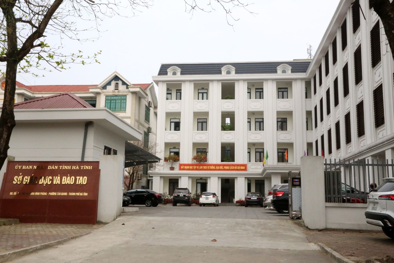 Hai cán bộ Sở Giáo dục và Đào tạo Hà Tĩnh bị kỷ luật