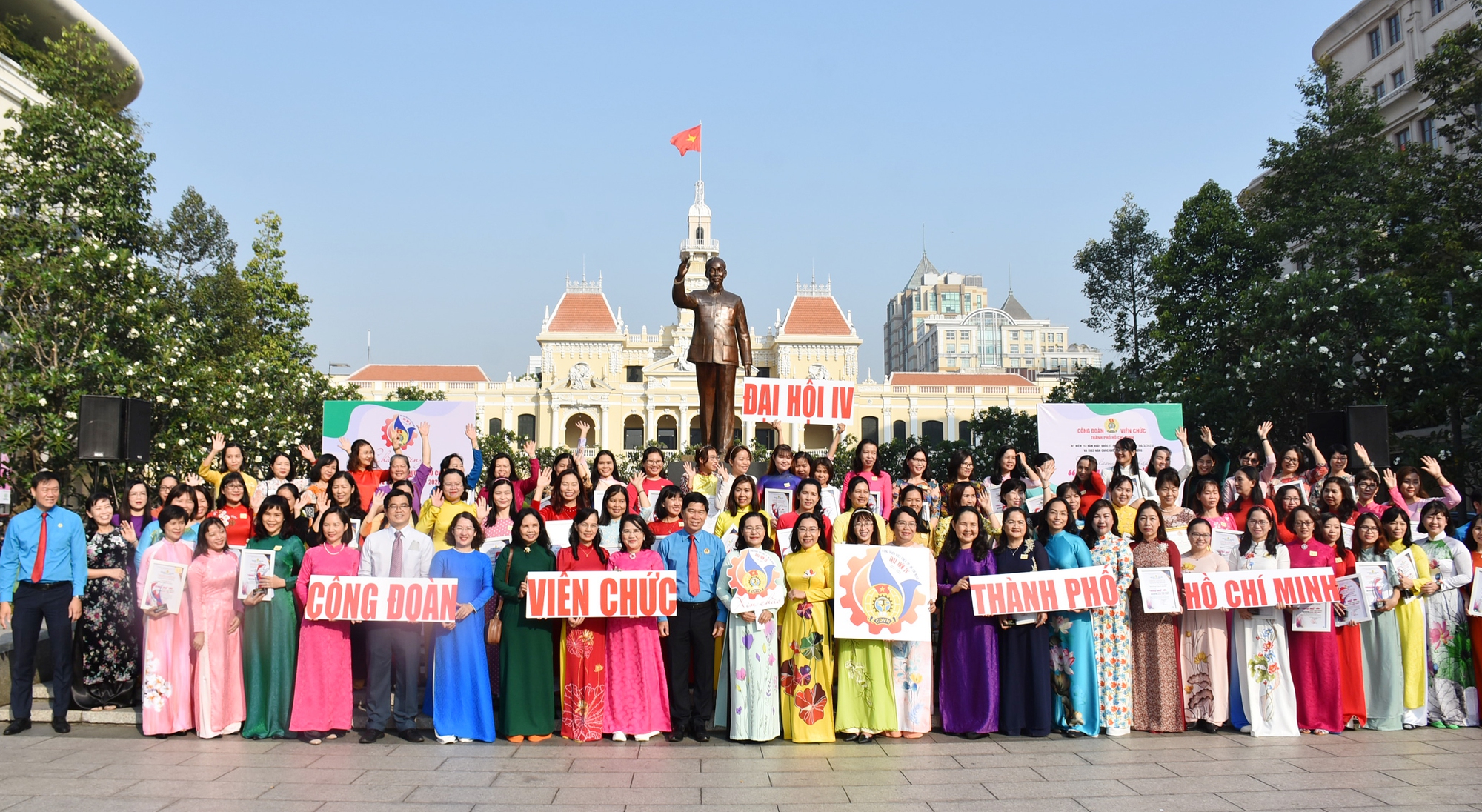 Nhiều hoạt động tôn vinh phụ nữ