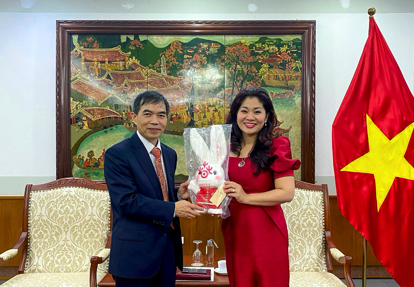 Từ 15-3, Trung Quốc cho phép khách đoàn vào Việt Nam