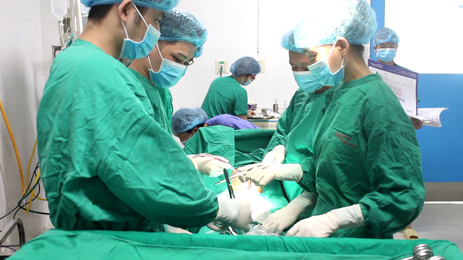 Bệnh viện Hữu nghị Lạc Việt cứu bệnh nhân có khối u chân nguy hiểm