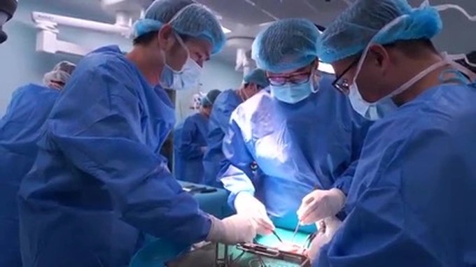 C&ocirc;ng nghệ mới gi&uacute;p bệnh nh&acirc;n ưng thư xương nhanh ch&oacute;ng quay lại với cuộc sống b&igrave;nh thường - Ảnh 1.