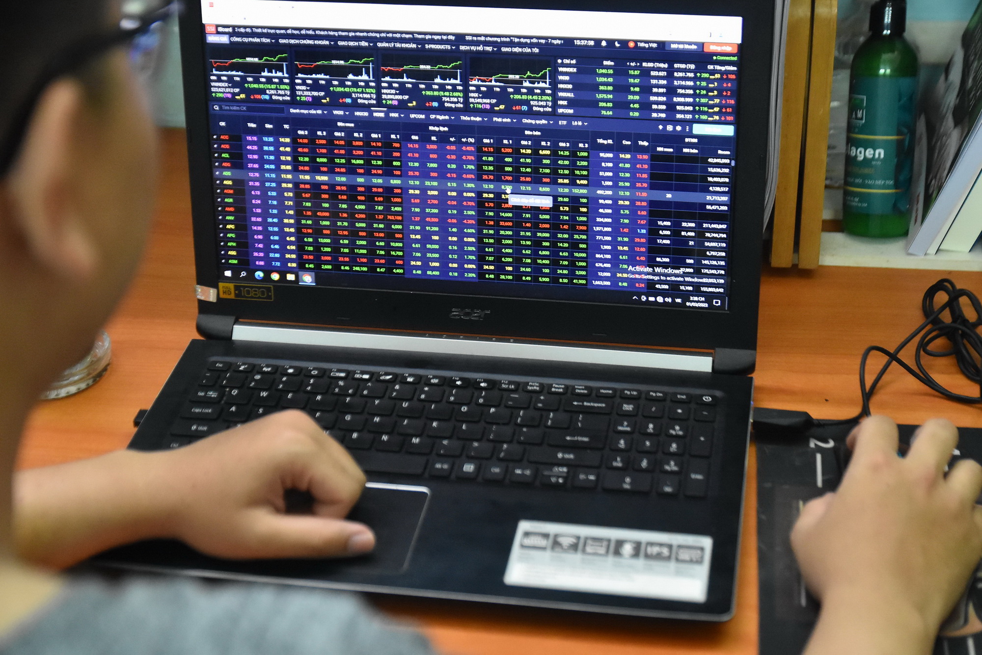 Sau thông tin Thế Giới Di Động tạm ngưng hợp tác F88, cổ phiếu đỏ lửa