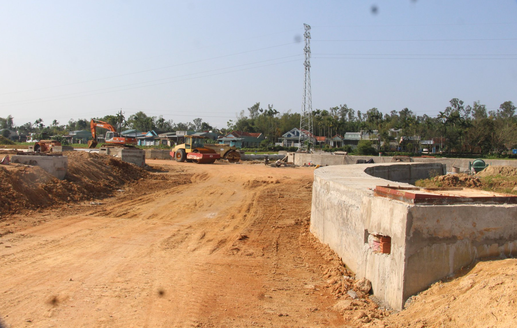 Nhà thầu thi công 14 dự án ở Tam Kỳ xin "tháo chạy", nhiều công trình dở dang