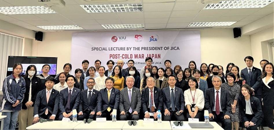 B&agrave;i giảng đặc biệt của Chủ tịch JICA tại H&agrave; Nội - Ảnh 5.