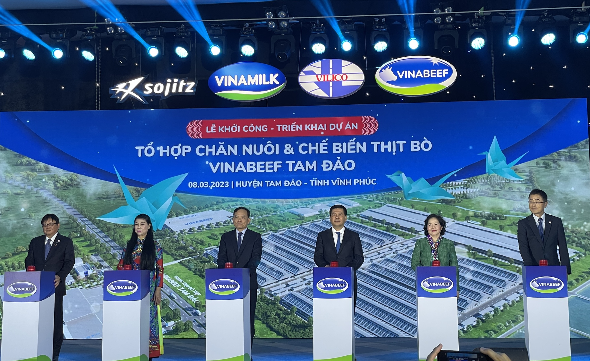Khởi c&ocirc;ng tổ hợp chăn nu&ocirc;i - chế biến thịt b&ograve; trị gi&aacute; 3.000 tỉ đồng - Ảnh 1.