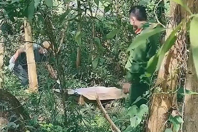 Clip: Công an mở thùng carton, phát hiện sự thật ngỡ ngàng ở Quảng Nam
