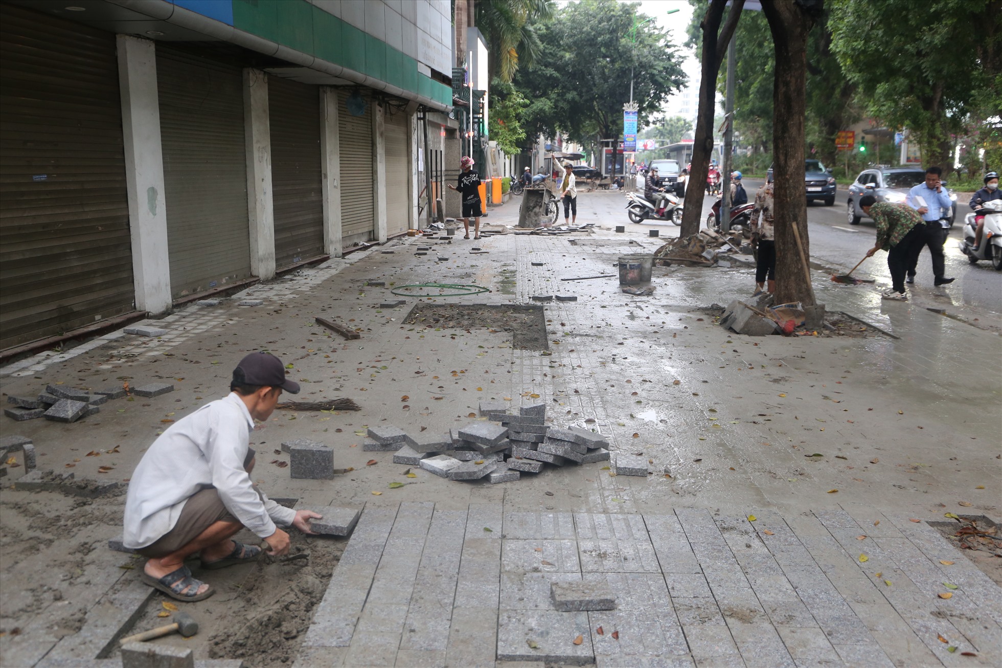 Sẽ tăng giá nước sạch và thanh tra các dự án lát đá vỉa hè ở Hà Nội