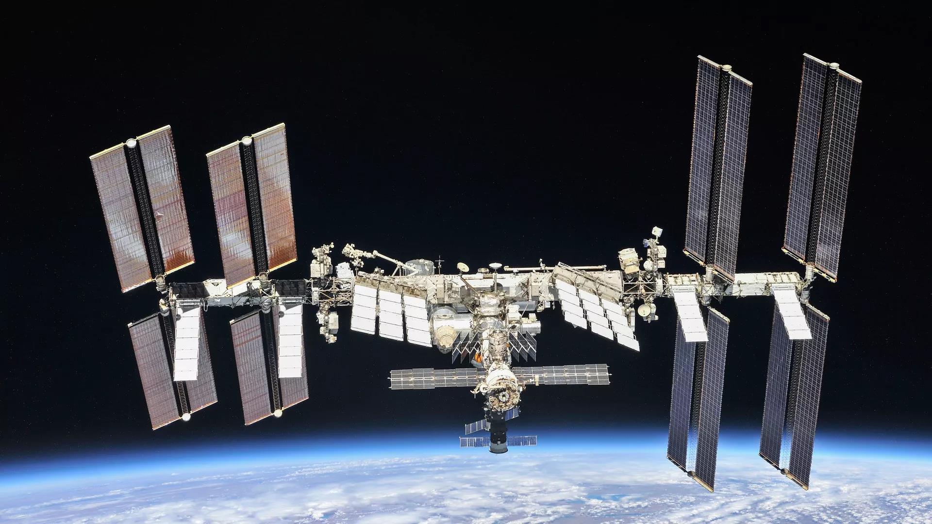 Bị đe dọa bất ngờ, tàu Nga phải khai hỏa "cứu" trạm ISS