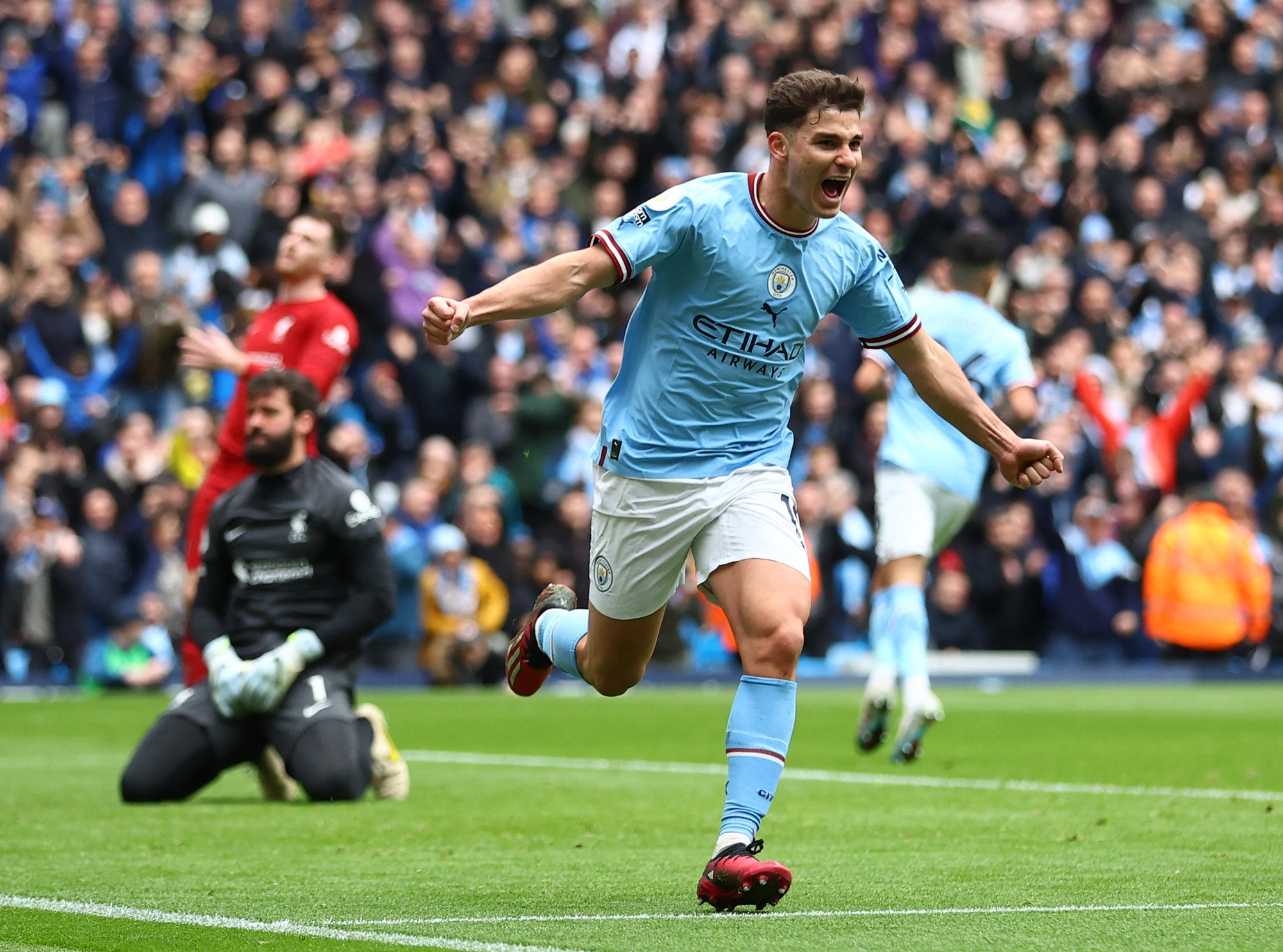 Ngược dòng mãn nhãn, Man City đại phá Liverpool 4-1 tại Etihad