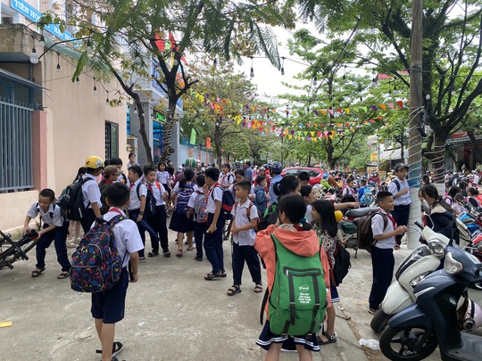 Học sinh bịa bị người lạ dụ dỗ vì... muốn ba mẹ đến đón sớm