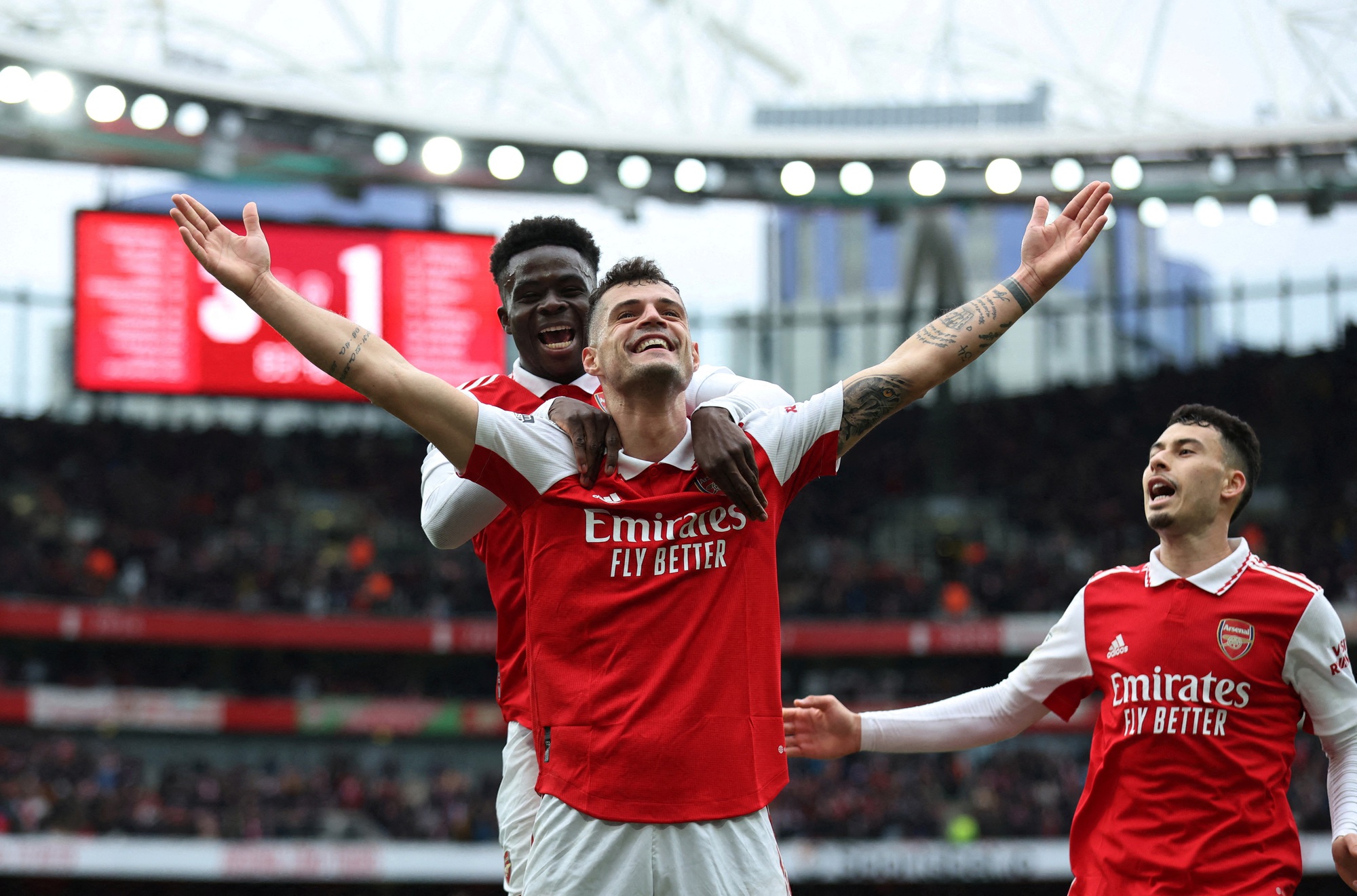 Đè bẹp Leeds United, Arsenal vững ngôi đầu Ngoại hạng Anh