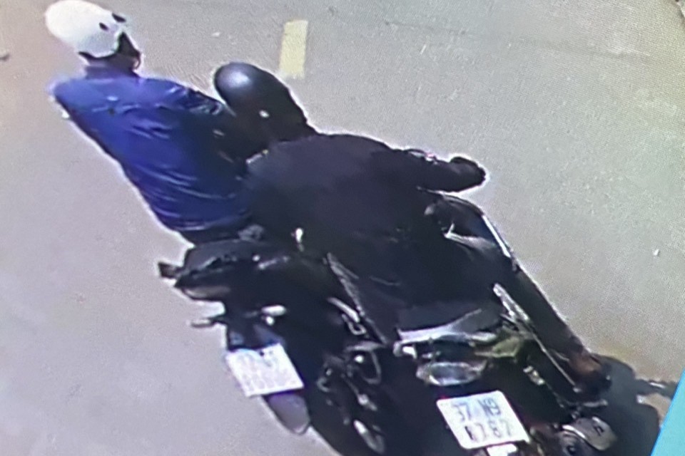 Clip hơn 1 phút ghi lại hình ảnh trộm" thong thả" gây án ở Thủ Đức