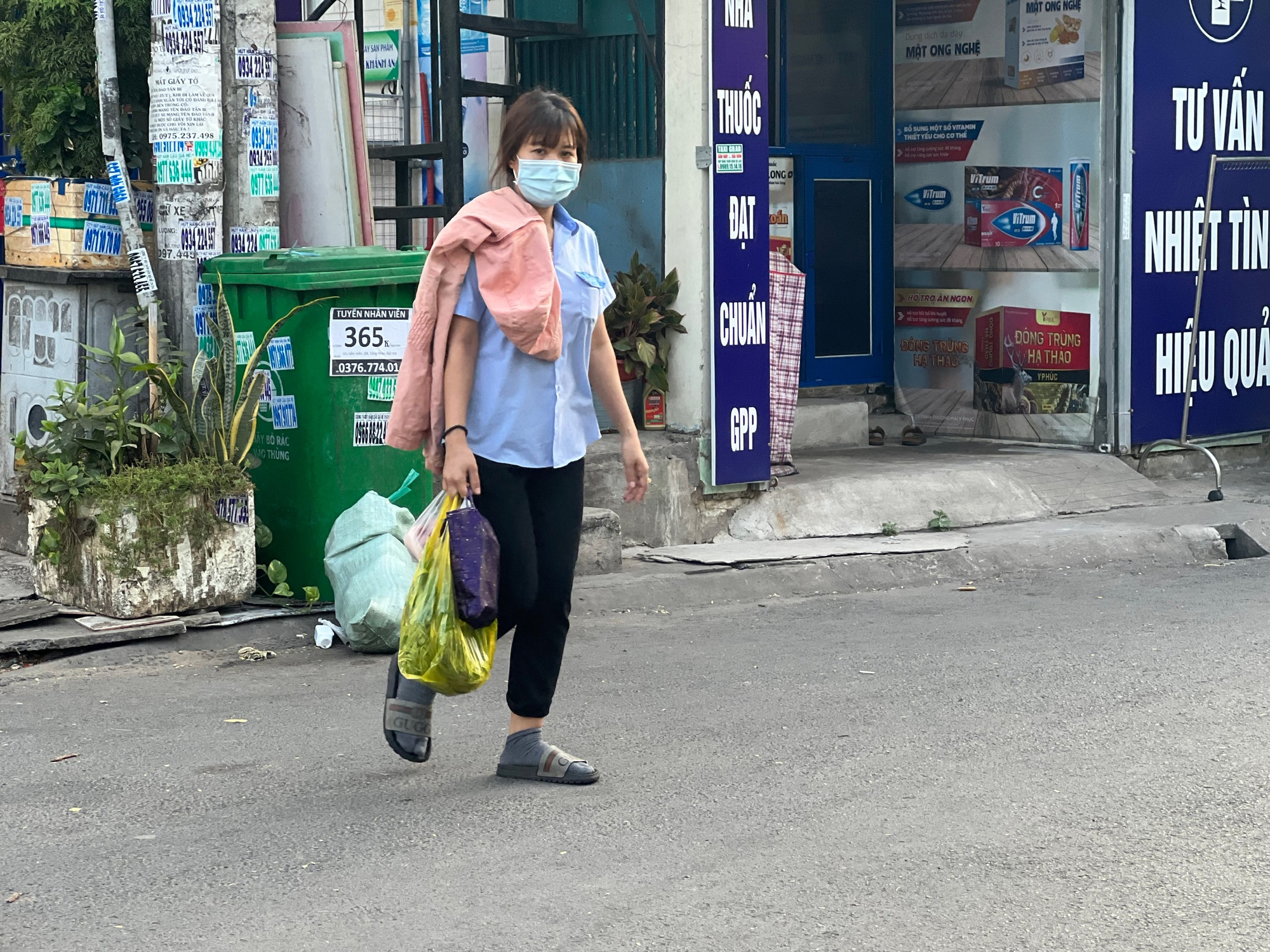 Phập phồng lo mất việc