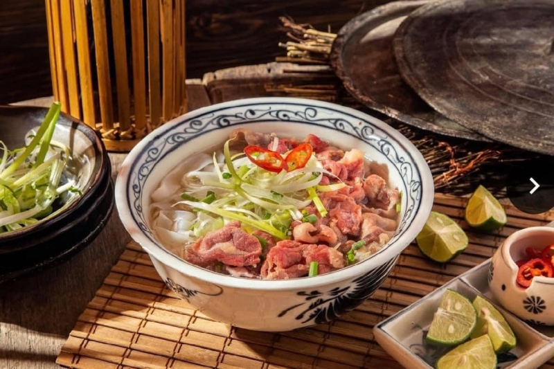 Tiện &iacute;ch của F&B tạo n&ecirc;n lợi thế cho The Six Premier - Charm Resort Hồ Tr&agrave;m - Ảnh 2.