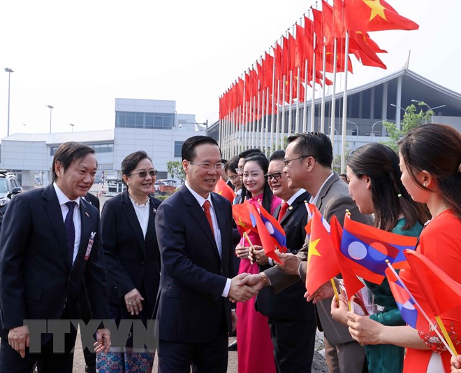 Chủ tịch nước V&otilde; Văn Thưởng đến Vientiane, bắt đầu thăm ch&iacute;nh thức L&agrave;o - Ảnh 3.