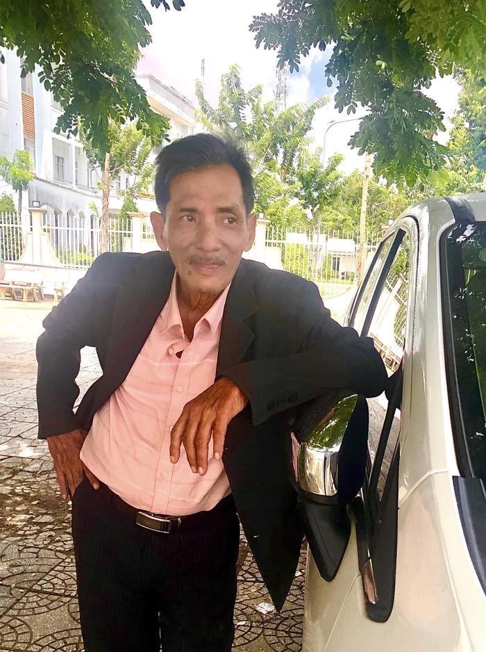 Cộng đồng mạng dậy s&oacute;ng việc Thương T&iacute;n lang thang ngo&agrave;i đường l&uacute;c nửa đ&ecirc;m - Ảnh 5.