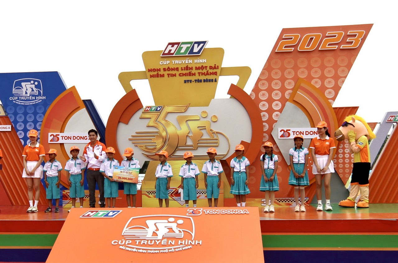 Về nhất chặng 8, Petr Rikunov giữ vững Áo vàng - Ảnh 7.