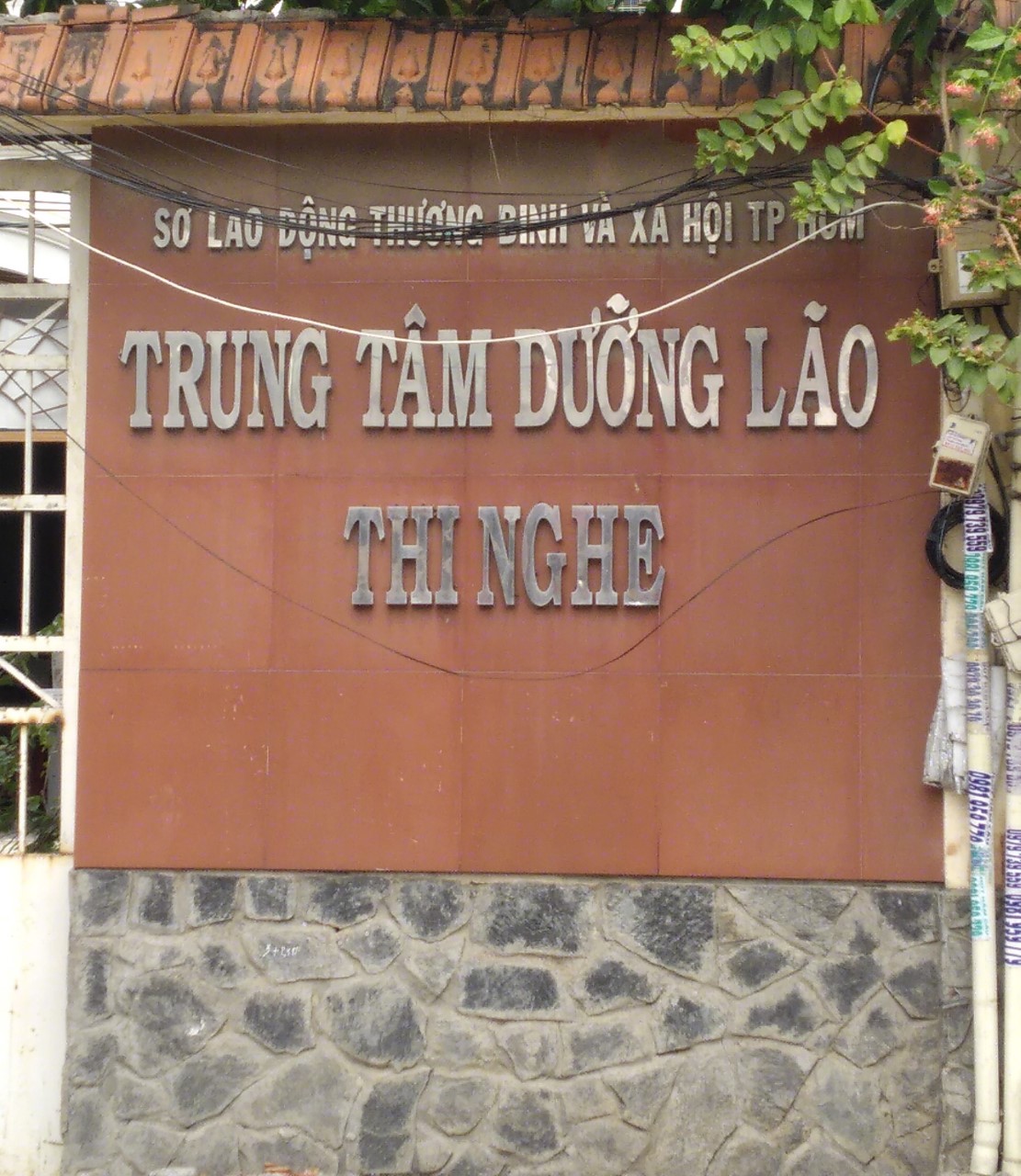 Cần khắc phục bảng hiệu mất dấu