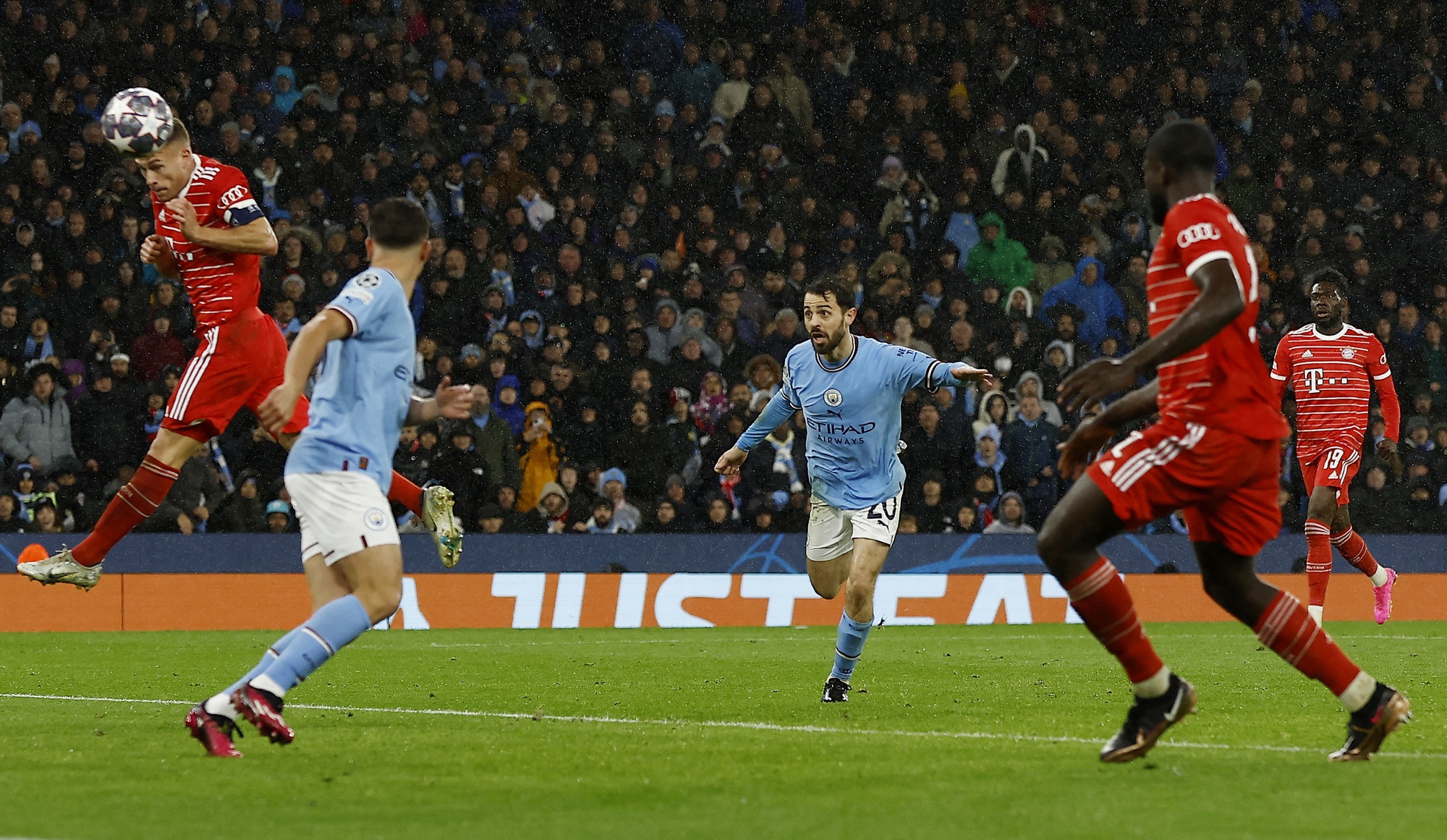 Man City v&ugrave;i dập Bayern Munich, mơ v&eacute; b&aacute;n kết Champions League - Ảnh 6.
