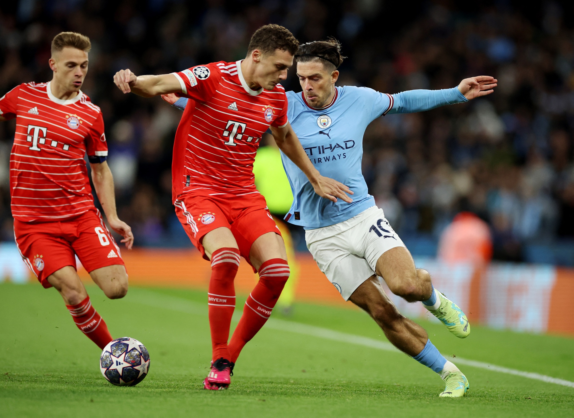 Man City v&ugrave;i dập Bayern Munich, mơ v&eacute; b&aacute;n kết Champions League - Ảnh 1.
