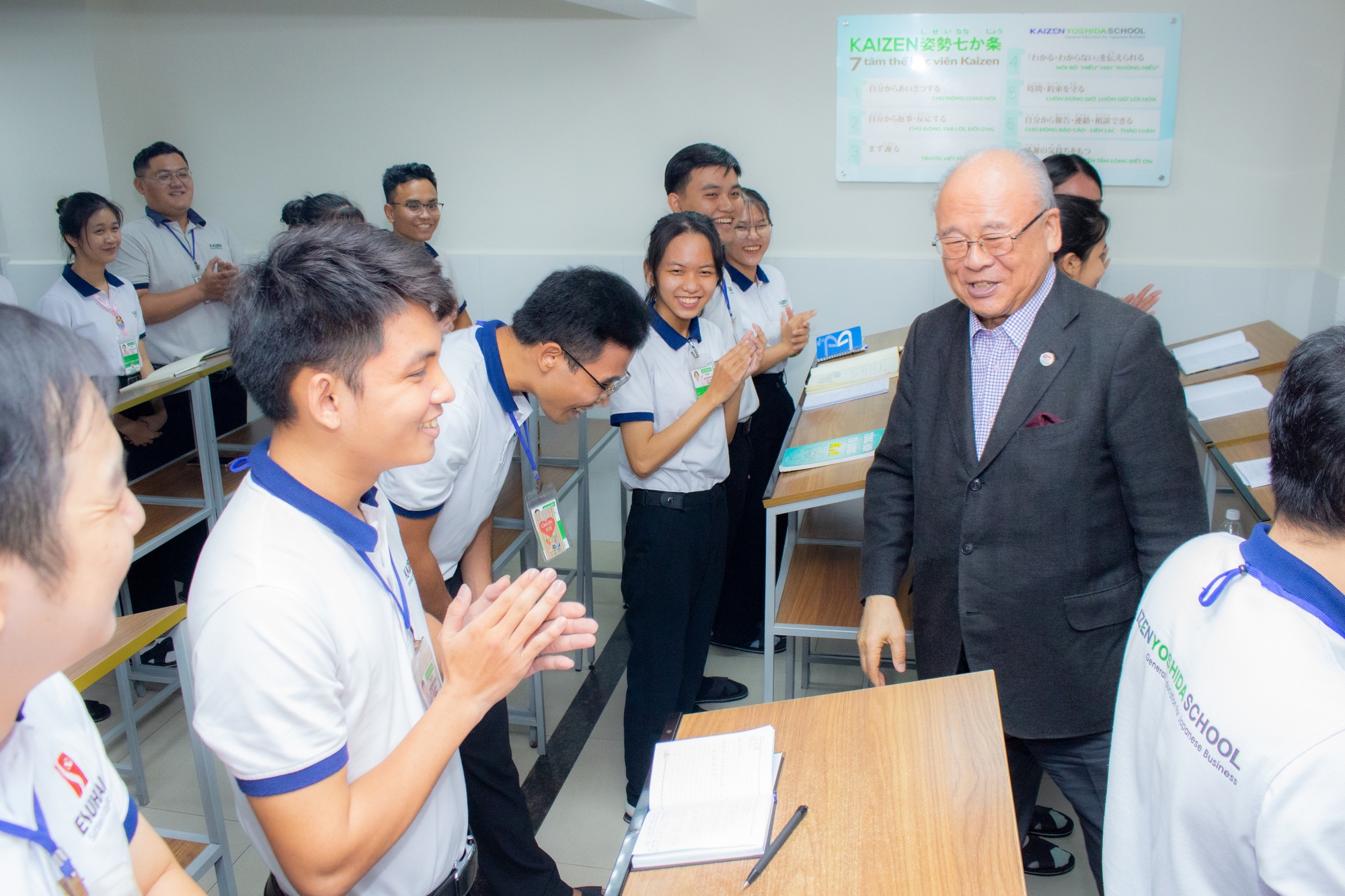 Không dừng chương trình thực tập kỹ năng