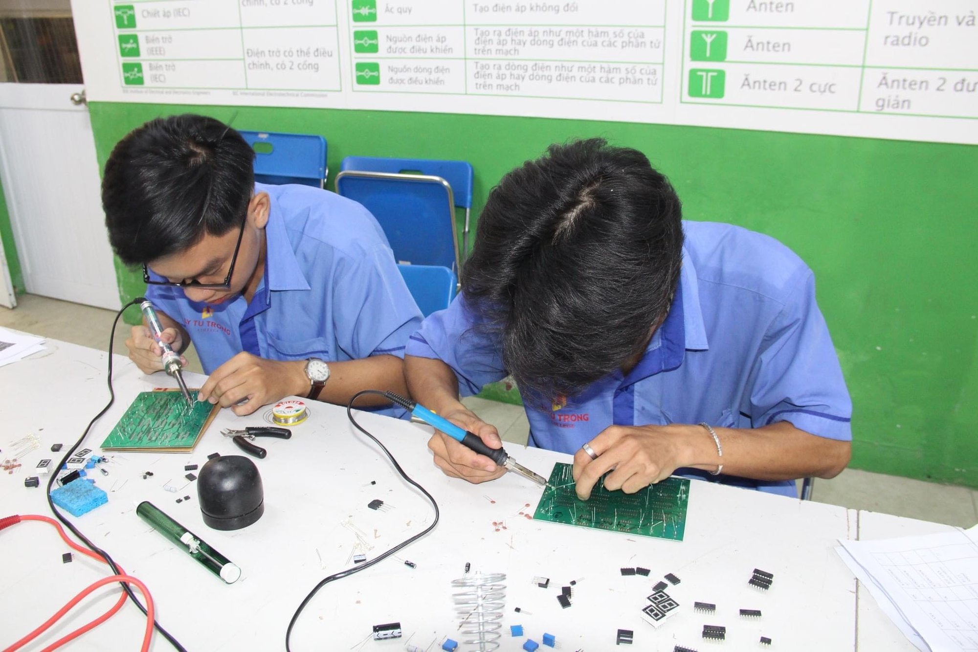 Tuyên dương học sinh, sinh viên giỏi nghề